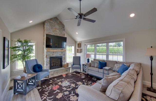 Patio and Yard Newly Built Retreat in Ronks!