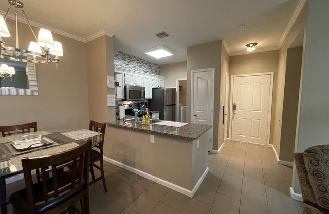 Peaceful 2 bedroom 2 bathroom ground floor condo steps from pool and hot tub!