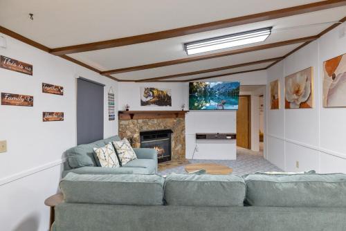 Peaceful 3BR Retreat - Near Statesville
