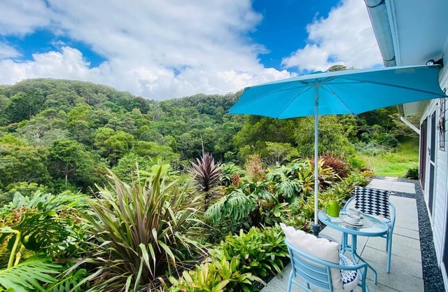 PEACEFUL BEAUTIFUL FARM STAY 20 MINUTES FROM PRISTINE BEACHES