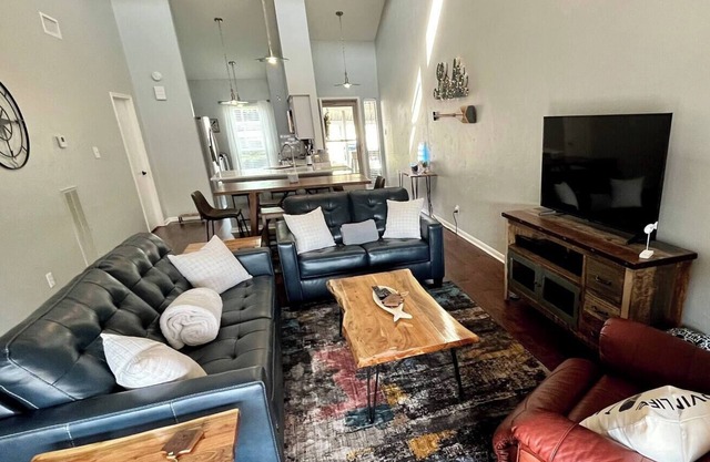 Peaceful condo by the lakenn