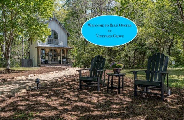 Peaceful cottage in the quaint Town of Irvington!