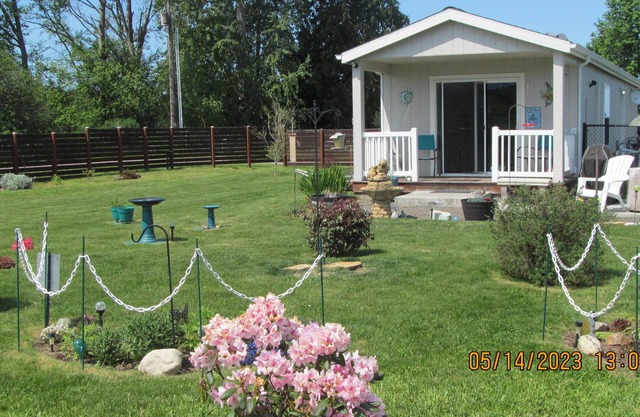 PEACEFUL COTTAGE. MOUNTAIN VIEWS, WILDLIFE, BIRD WATCH, GARDENS