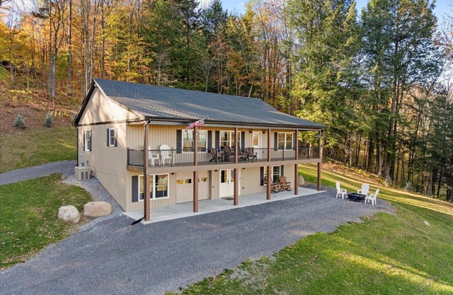 Peaceful Country Getaway w/Hot Tub & Trails