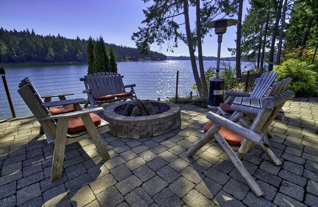 Peaceful & Relaxing Waterfront Retreat on a Deepwater Cove with Wildlife Viewing