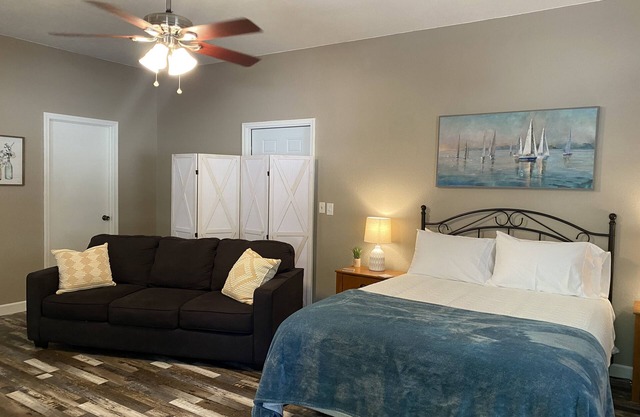 Peaceful updated studio near Lake Tenkiller