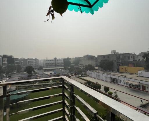 Peacefulhuts stylish and independent flat near Airport