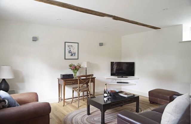 Pear Tree Cottage at Manor Farm Courtyard Cottage