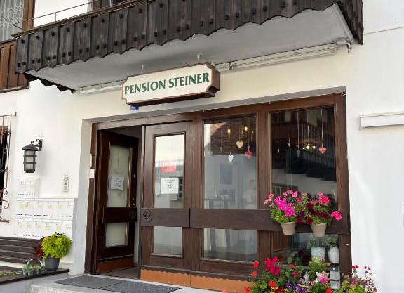 Pension Steiner, 6143 Matrei am Brenner!Check-in between 15 - 21 o'clock! No breakfast