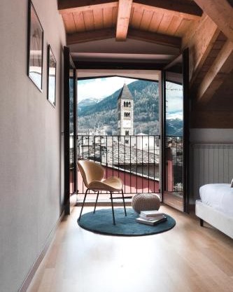 PENTHOUSE CON VISTA [6 minuti dal Bernina Express]