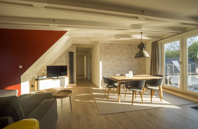 Penthouse for 6 persons, roof terrace, pool, sauna, garden