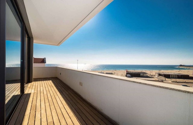 Penthouse for 8 people and beautiful ocean view