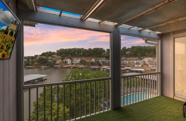 Penthouse Level Condo w/Lake & Pool Views, Boat Slip, Tennis & Pickleball