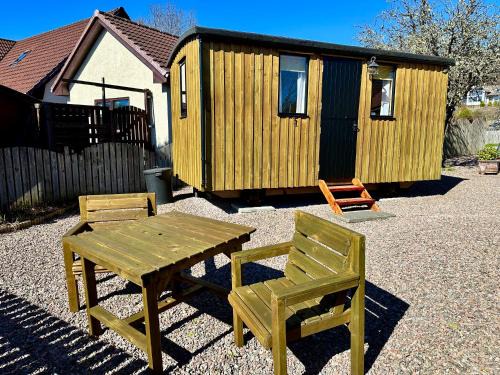 Per Ardua Shepherds Hut