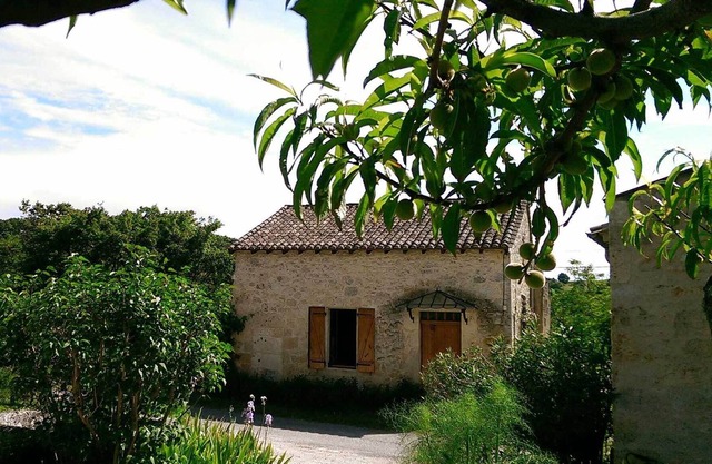 Perched on the hillsides, stone house restored in the tradition