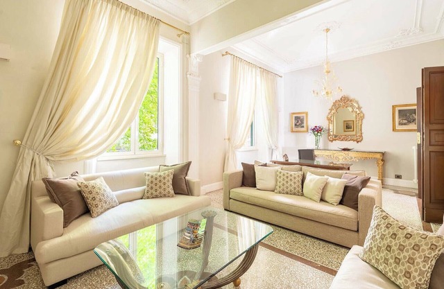 Perfect Elegant Living All Amenities Finest Quality Furnishings a/c Washer Wifi