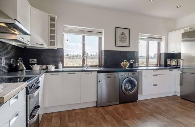 Perfect location for walks on the beach and countryside with lots of great pubs