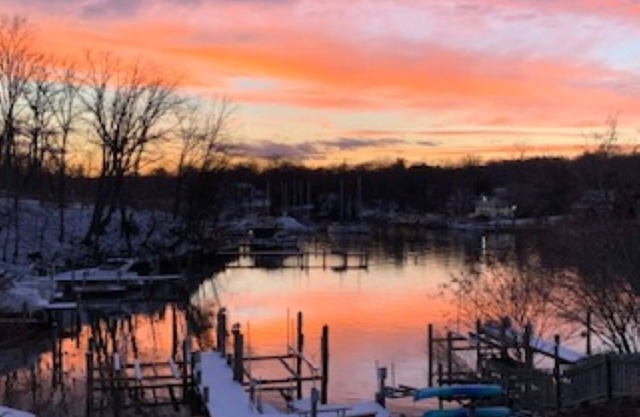 Perfect Waterfront Getaway/Family Home