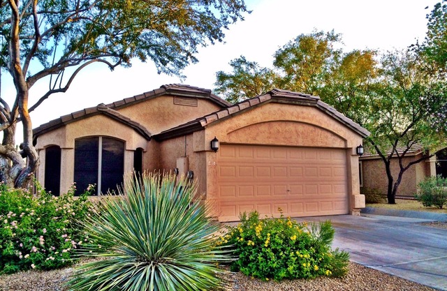 PERFECTLY LOCATED FAMILY FRIENDLY HOUSE with HEATED POOL & HOT TUB!