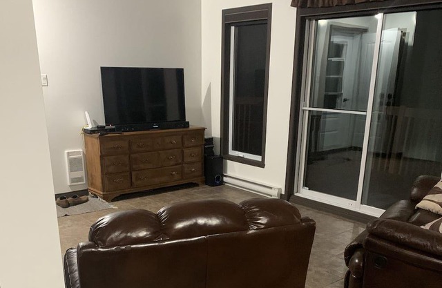 Pet Friendly Waterfront Cottage in a secluded bay