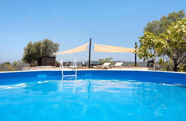 Pet-Friendly 'Charming 2Br Colonial Villa' with Shared Terrace, Shared Pool & Wi-Fi