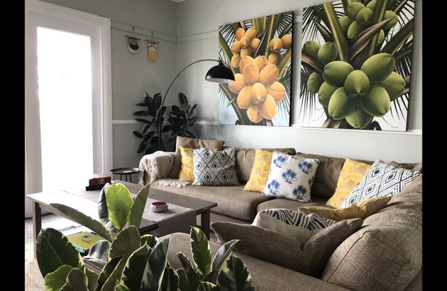 Pet Friendly -Easy walk to beach, cafes, restaurants - Free Netflix - Wifi