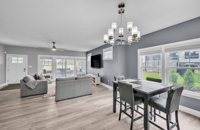 Pet-friendly Getaway With Golf & Private Patio Retreat 4 Bedroom Home