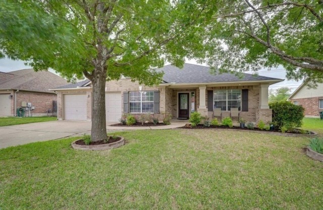 Pet-Friendly home in Round Rock Escape w/Hot Tub. Two miles from Kalahari
