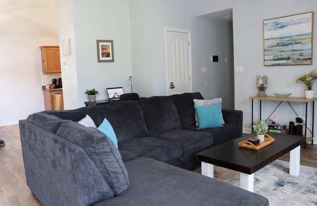 Pet-Friendly Home w/Fenced Yard near Camp Lejeune