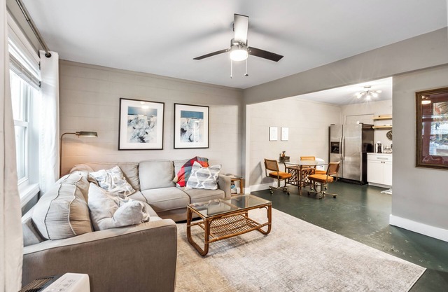 Pet Friendly Park Circle Apartment - Walk to Riverfront!