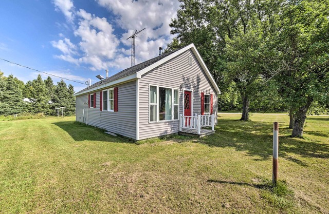 Pet-Friendly & Peaceful Northern Michigan Gem