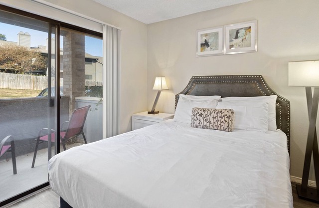 Pet-Friendly S. Austin Studio w/Gym, Free Parking