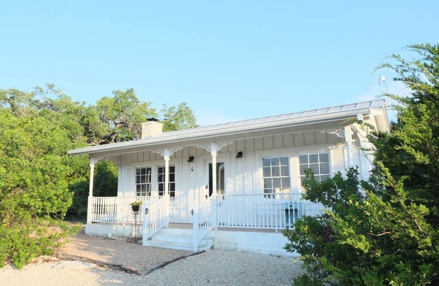 Pet-Friendly Secluded 1B/1B on 100+ Acre Ranch