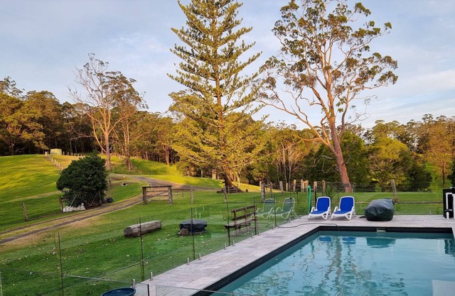 Pet friendly Toorallie Farm Cottage entire building