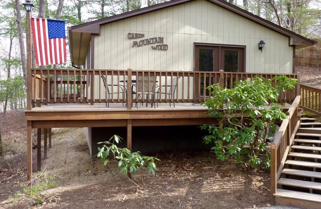 Pet Friendly Two Bedroom in Blue Ridge Mtns