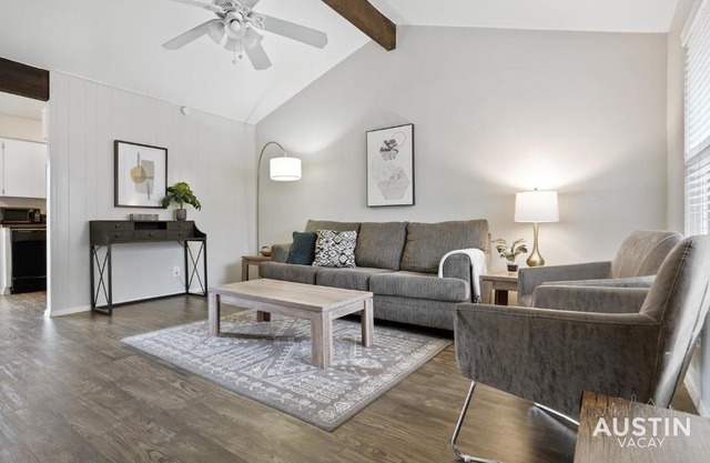 Pets Welcome Great Space Backyard Near Zilker