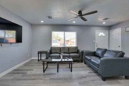 Phoenix Apartment 13 Mi to Old Town!