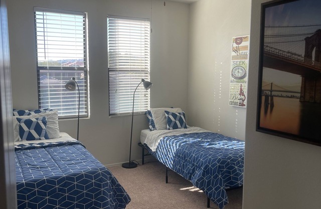 Phoenix Oasis - Ah! Ahwatukee!