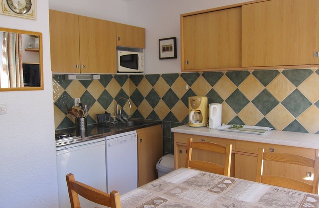 PIAU Appt 6 pers., South balcony/terrace, opposite and at the foot of the slopes and chairlift.