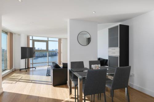 Pics Worthy London 2 BR 2 Bath Flat Thames View Sleep 6