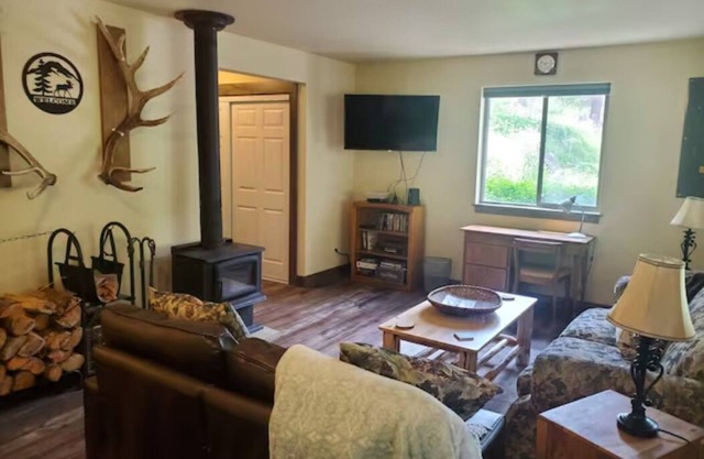 Picturesque Family Creekside Oasis -Fire Pit -WiFi