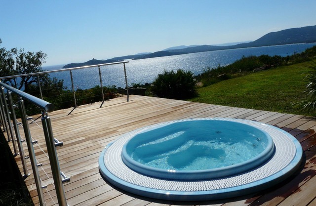 PINARELLO VILLA 5 * 280 m2 7 BEDROOMS SWIMMING POOL/SPA BEACH 5' SEA/MOUNTAIN VIEW