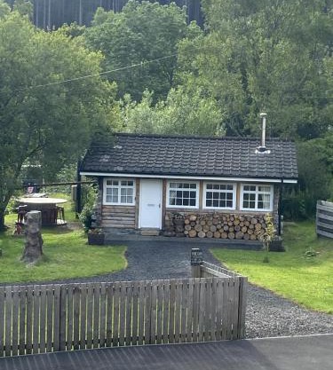 Pine Cabin, Strathyre. A cosy escape from it all.