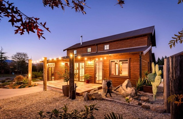 Pinerock Hosted by NZSIR Luxury Rental Homes