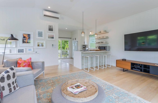 Pinetrees Hanalei Cottage with A/C