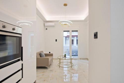 Piraeus Minimal Central 1BR Apartment