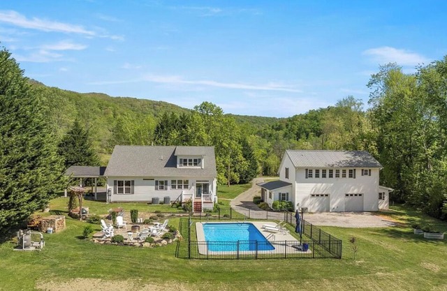 Pisgah Poolside Peaks Retreat | Mountain Views + Private Pool | Near Asheville