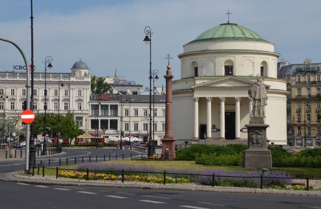 Plac Trzech Krzyzy – 2 room apartment