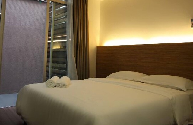 Place2Stay - Opposite Hilton