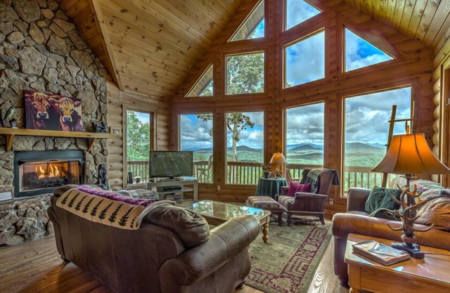 Plane View - Mountain View | Pet Friendly | Hot Tub | Pool Table | Screened Porch